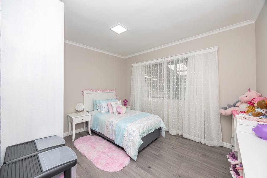 4 Bedroom Property for Sale in Amanda Glen Western Cape